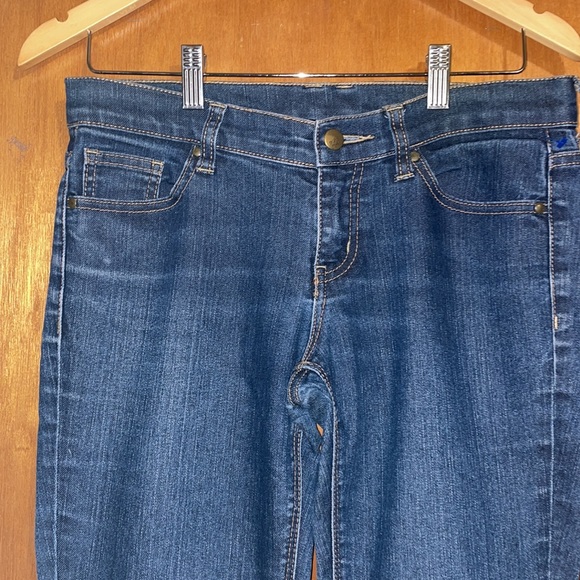 •NEW YORK & COMPANY•DENIM FADED KNEES MID-RISE JEANS SIZE 4 PETITE <EUC> - Picture 5 of 7